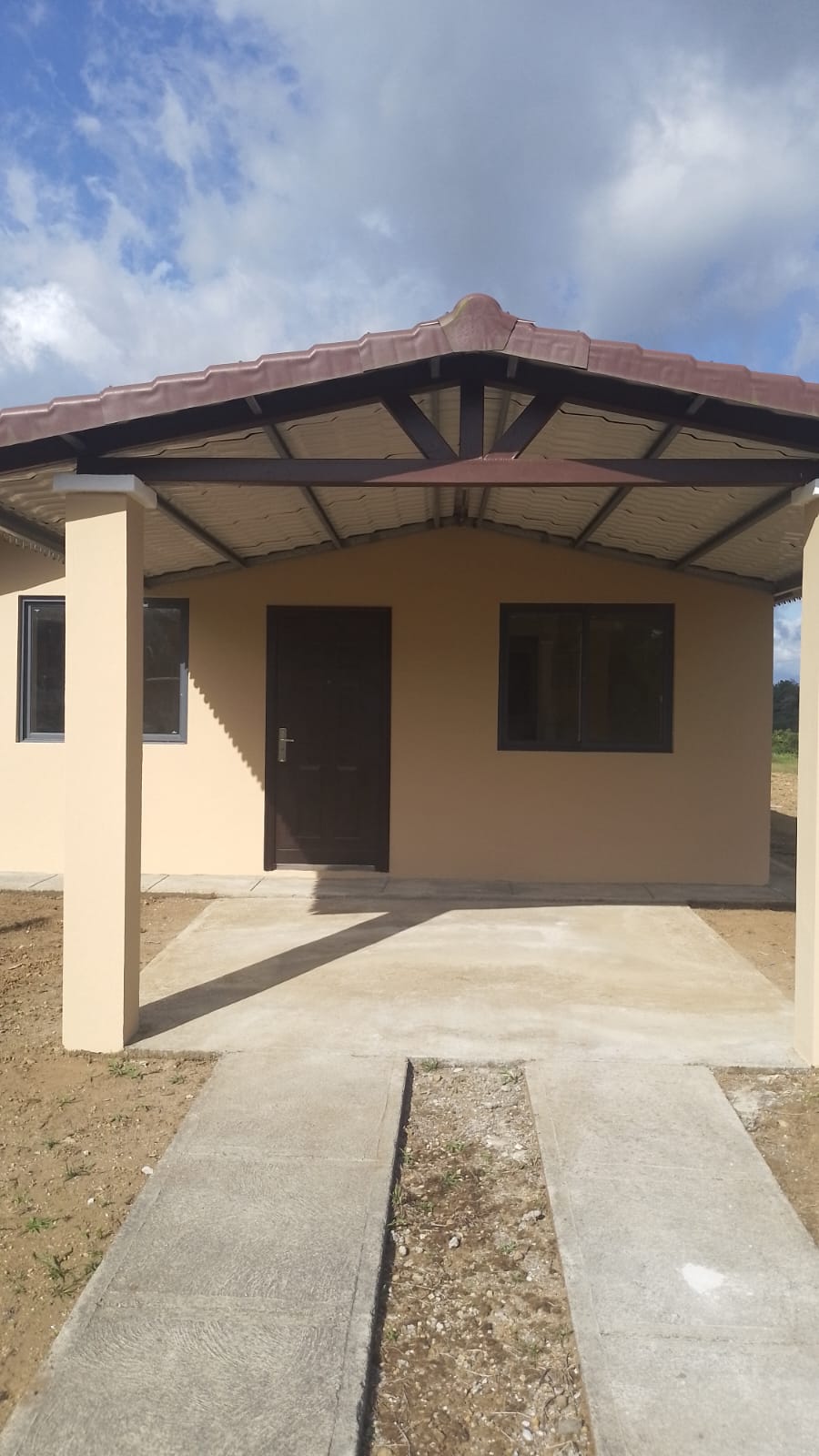 Acera perimetral de concreto